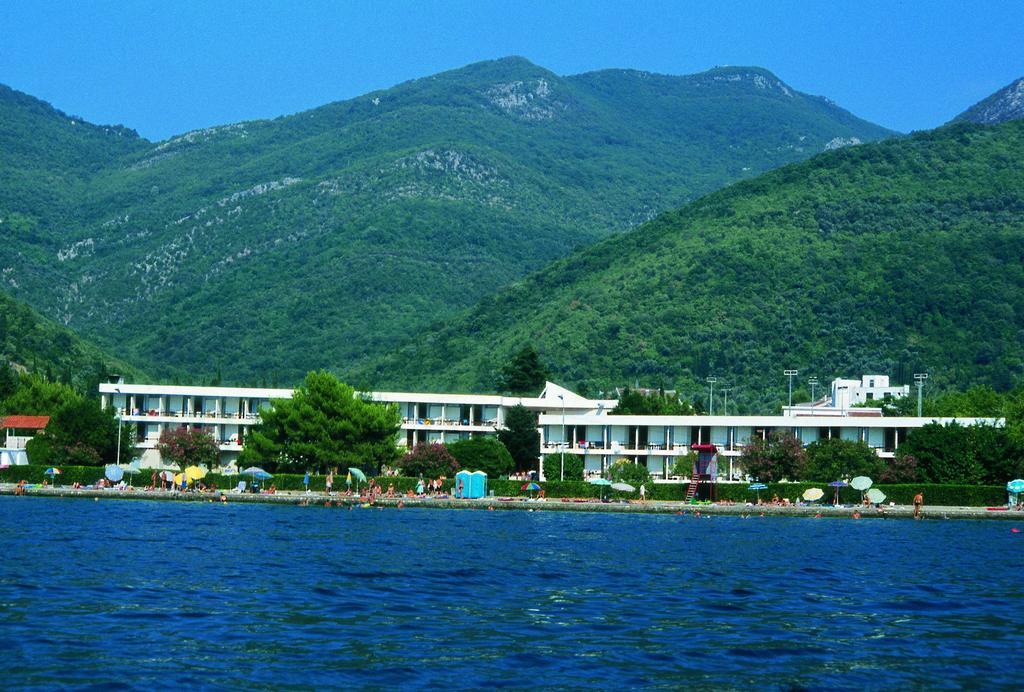 Hotel Kamelija Tivat Dış mekan fotoğraf